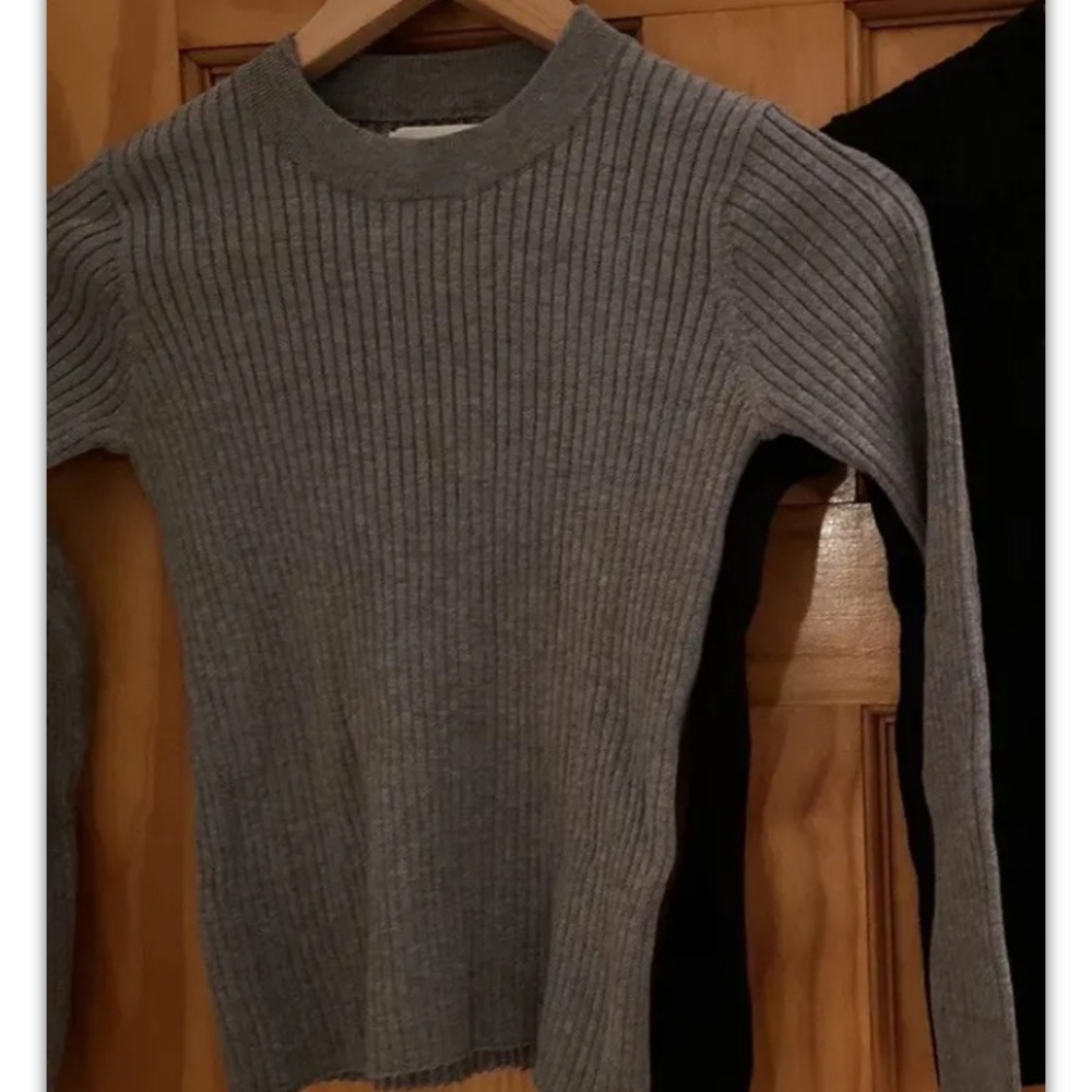 Zara Pullover Girls 11-12 Y O Grey With A Bundle Of Other Clothes